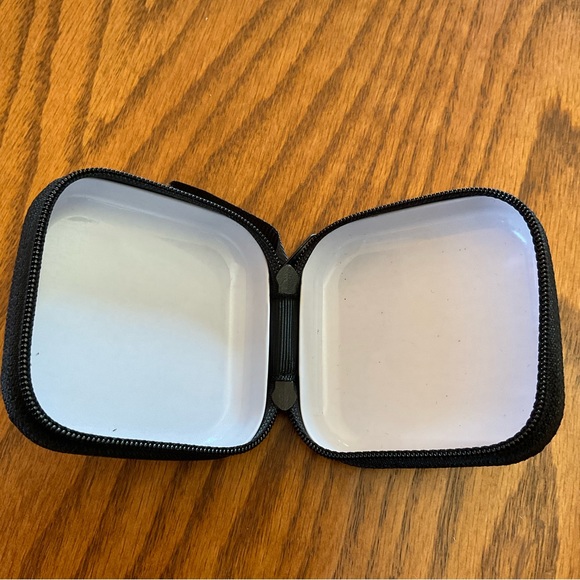 NWOT Creative & Cute Camera Pattern Coin Purse - Picture 4 of 5